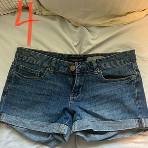 areo jean shorts!